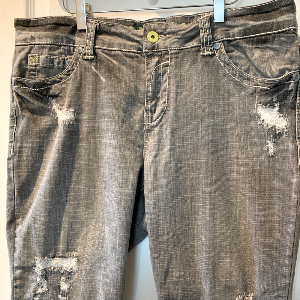 HYDRAULIC Women’s Gray Ankle Cropped Distressed Denim Jeans Size 18W - Picture 4 of 14